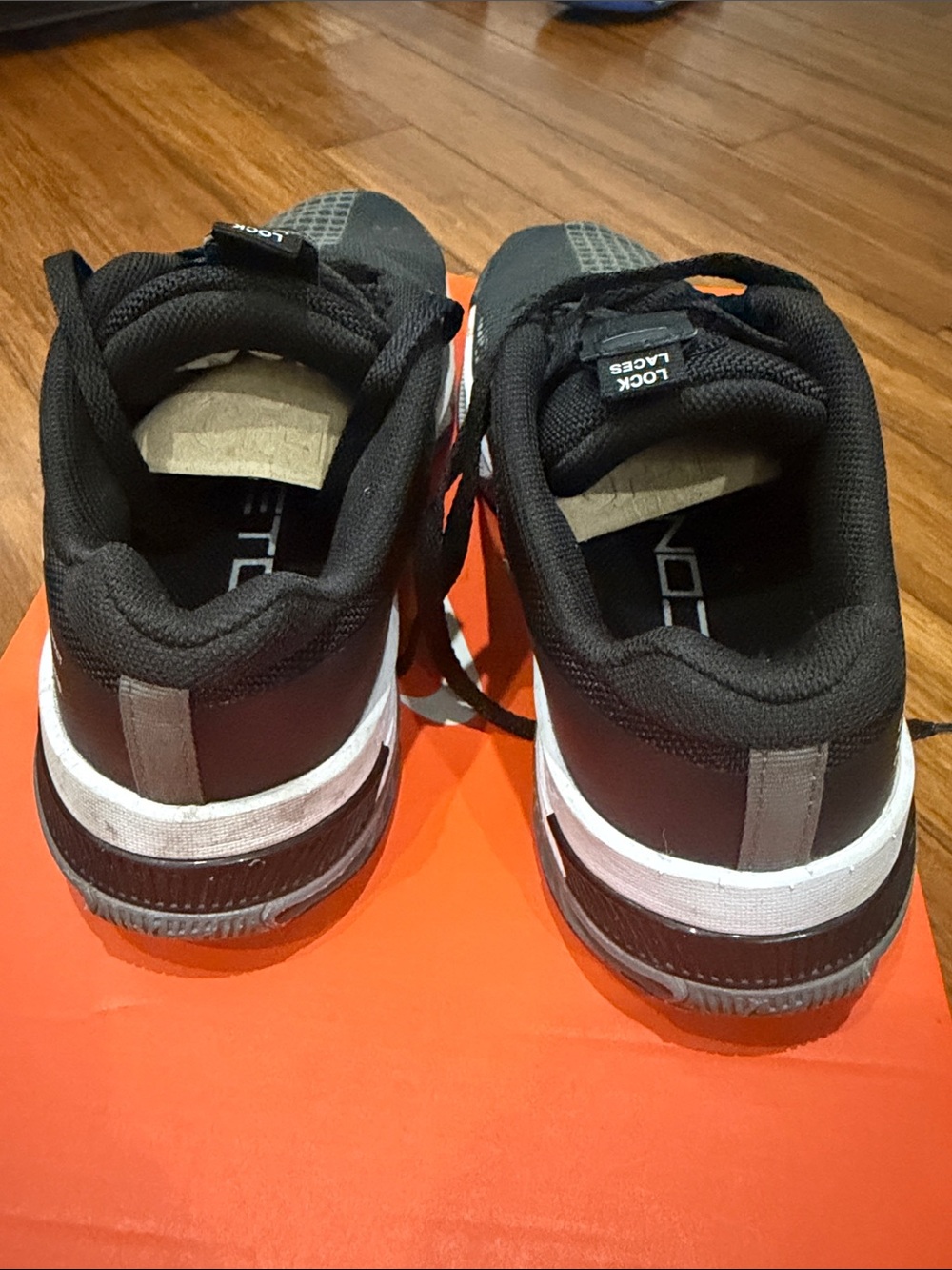 Women’s Nike Metcon 8 size 8.5US - Picture 4 of 6